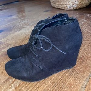 XAPPEAL - black wedges (7.5)